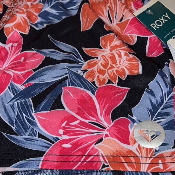 🌸 ROXY- HIBISCUS FLOWER Boardshort 2" Boardshorts for Women 🌸 - Picture 5 of 6